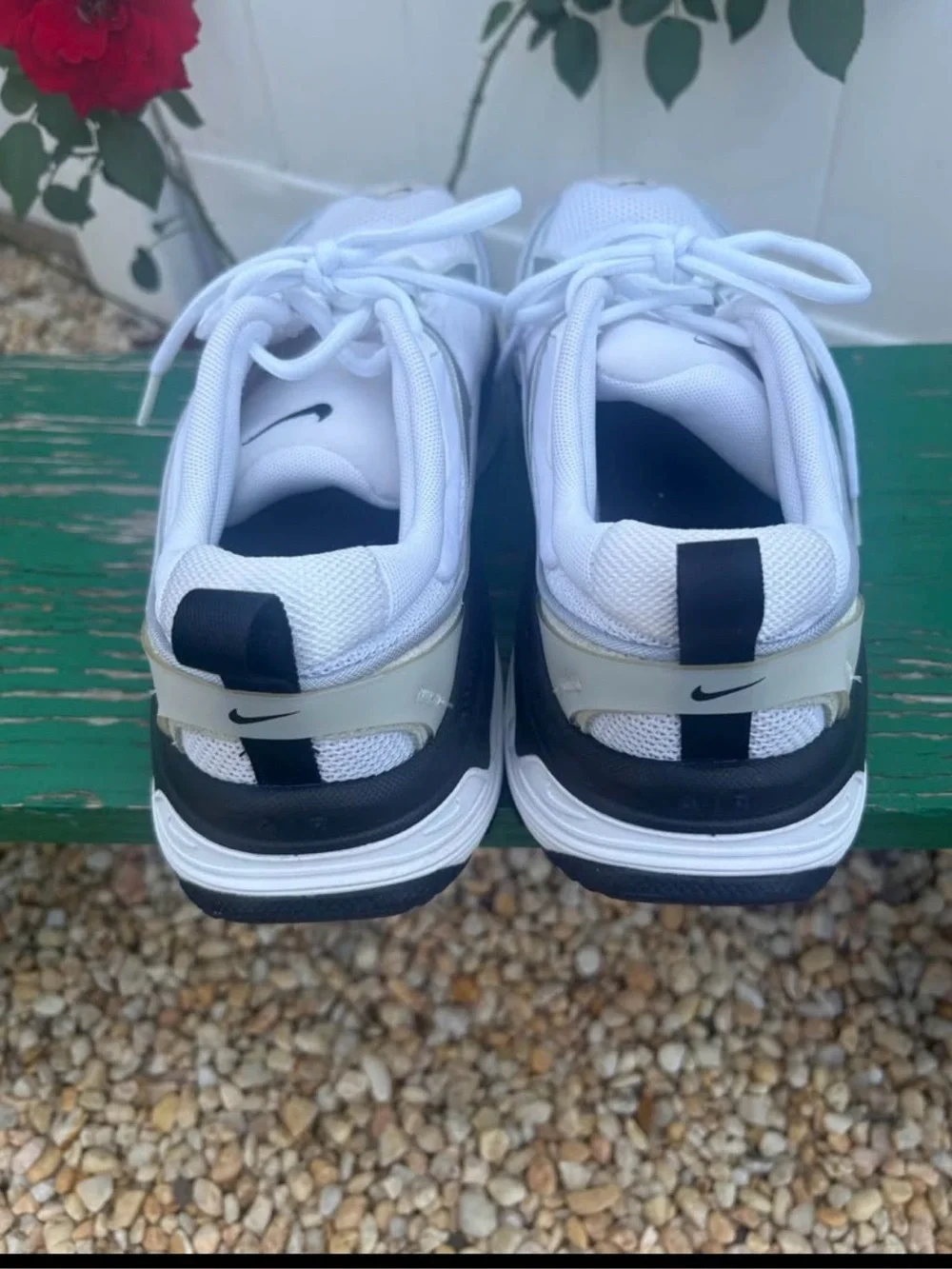 Womens Nike Air Max Bliss Sneakers size 10